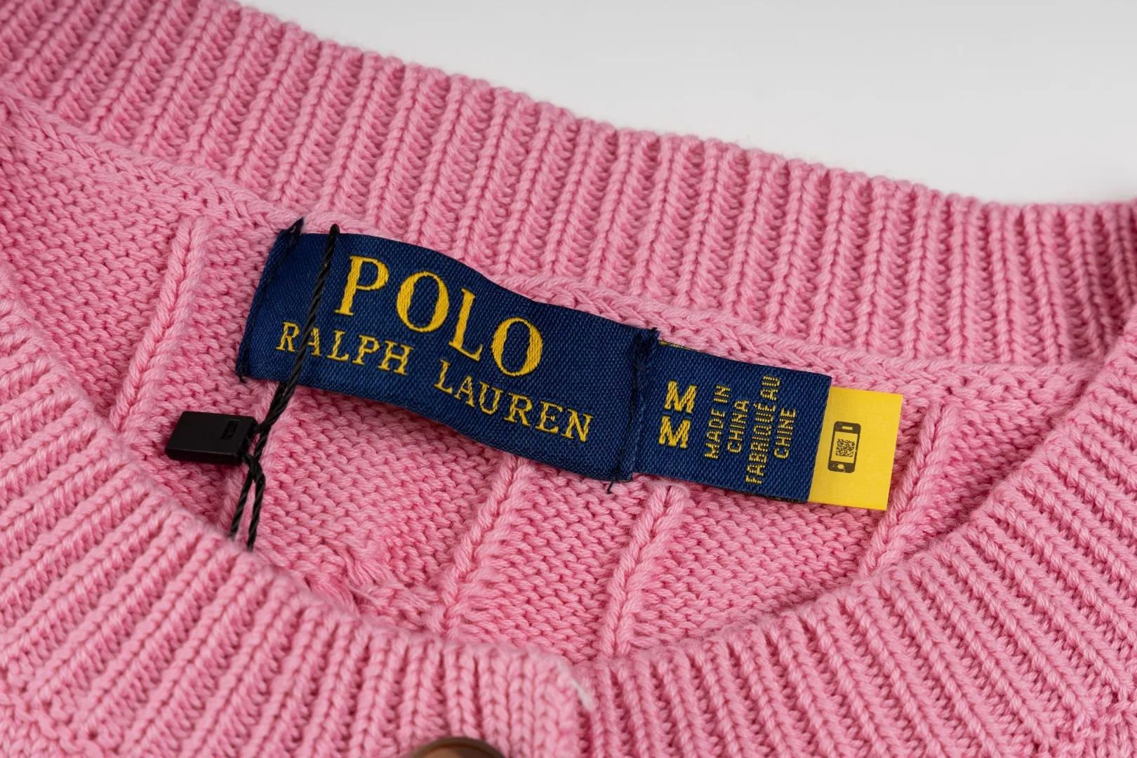 P230 #R93 RALPH LAUREN Ralph Lauren twelve colors classic small label embroidery logo seven-button knitted cable cardigan sweater women's top, high-density LOGO embroidery on the chest, original customization of tag accessories. Made of pure cotton yarn, pure cotton is skin-friendly and comfortable, small label war horse embroidered twist button cardigan sweater 🐎 high quality, follow the blogger to learn how to wear it! Let’s buy a Ralph Lauren cable sweater. It’s a super hard-to-find series after it became popular. It’s hard to find one on the official website. It’s simple and practical to wear, with a lazy and loose feel. The thickened fabric has more texture, feels soft and delicate, and has a loose fit. Whether worn alone or layered, you can wear different styles of fashion with just one piece!   Size: